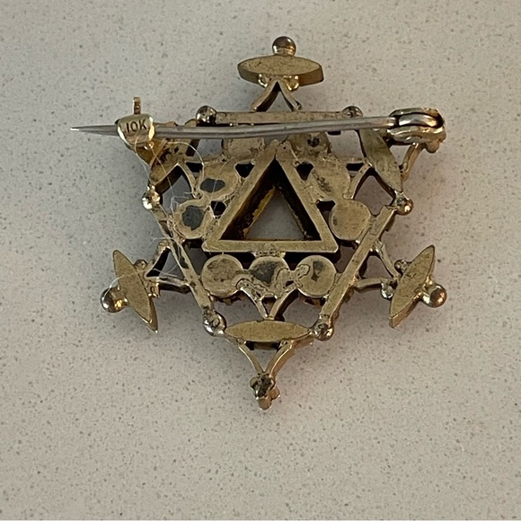 Elegant 10kt. Yellow Gold and Red stone Brooch - Picture 4 of 7